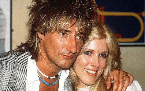 8-20 in 1979: Rod Stewart and his first wife, Alana Hamilton, become the proud parents of their first child, Kimberly. Alana Stewart, Old Violin, Raspy Voice, Going Grey, Eternal Youth, Rod Stewart, Dazed And Confused, Famous Couples, Going Gray