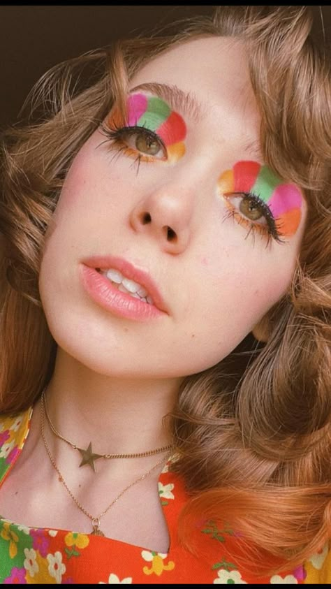 Psychadelic Make Up, Hippie Makeup 70s Flower Power, Flower Power Makeup, Devyn Crimson, Hippie Makeup, 60s Makeup, Makeup Charts, 70s Makeup, Retro Makeup