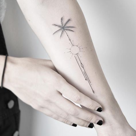 Tiny Minimalist Tattoo, Minimal Tatoo, Beachy Tattoos, Hawaii Tattoos, Pineapple Tattoo, Boho Tattoos, Hand And Finger Tattoos, Single Needle Tattoo, Palm Tattoos