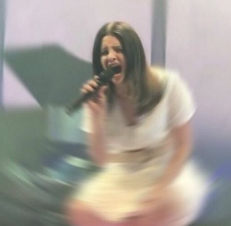 singing meme reaction pic Reaction Memes Music, Singing Meme, Lana Del Rey Pictures, Black People Memes, Lana Del Rey Memes, Academy Museum Gala, Singing Funny, Playlist Covers Photos, Academy Museum