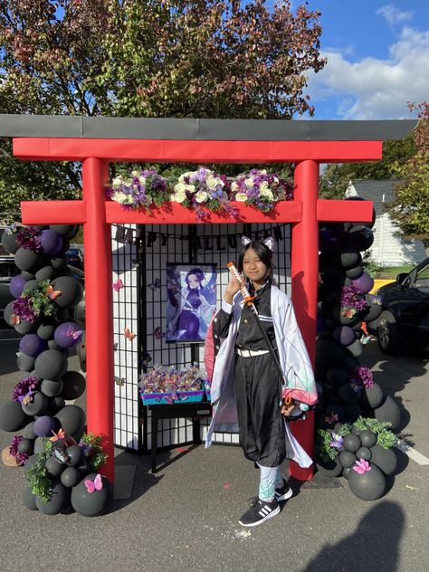 Demon Slayer Trunk Or Treat, Mulan Trunk Or Treat Ideas, Anime Trunk Or Treat, Anime Theme Party Decorations, Anime Themed Party Ideas, Demon Slayer Party Favors, Demon Slayer Party Theme, Demon Slayer Themed Birthday Party, Demon Slayer Party Decorations