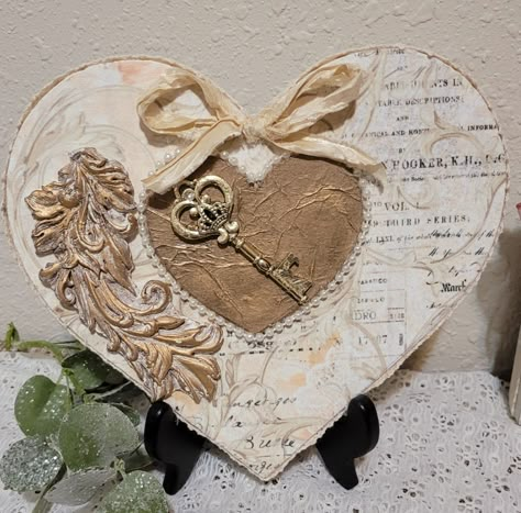 Wood Heart Crafts, Primitive Crafts Diy, Wooden Hearts Crafts, Valentine Wood Crafts, Vintage Valentine Crafts, Shabby Chic Hearts, Valentine Diy Crafts, Easy Valentine Crafts, Diy Valentine's Day Decorations