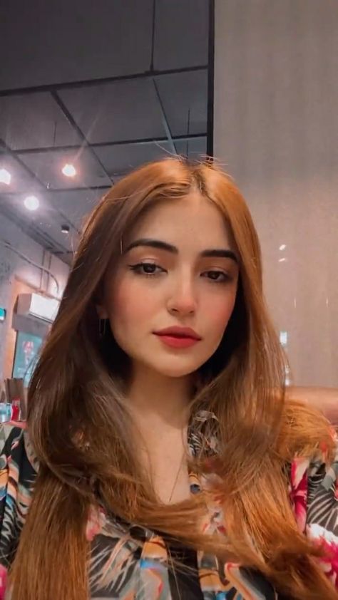 Meerub Ali, Merub Ali, Sana Javed, High Bun Hairstyles, Indian Bedroom, Instagram Profile Picture Ideas, Blonde Hair Girl, Long Kurti, Pakistani Celebrities