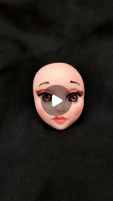 Fondant Faces Tutorial Step By Step, How To Make Face Sculpture, Fondant Eyes Tutorial, Fondant Figurines Tutorials, Fondant Doll Tutorial, Sculpting Faces Clay, Clay Dolls Tutorial, Fondant Doll Cake, Fondant People Tutorial