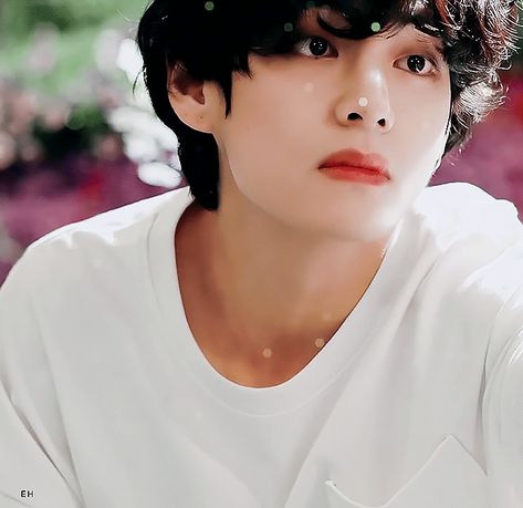 Bts V Gif, V Gif, Boy Gif, Stay Gold, Beautiful Gif, Aesthetic Gif, I Love Bts, V Taehyung, Bts Boys