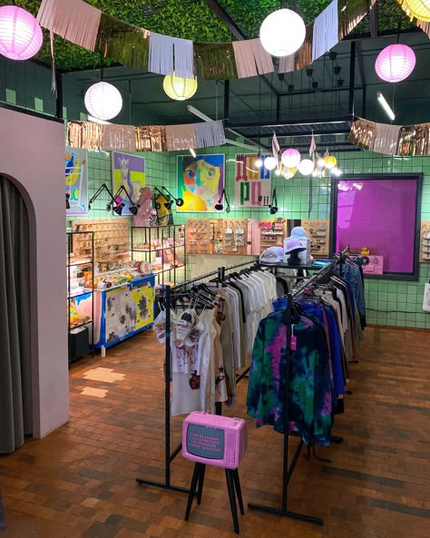 Thrift Shop Interior, Shop Local Aesthetic, Thrift Shop Design, Clothing Shop Aesthetic, Art Store Aesthetic, Thrift Shopping Aesthetic, Vintage Thrift Shop Aesthetic, Thrift Shop Aesthetic, Clothing Store Aesthetic