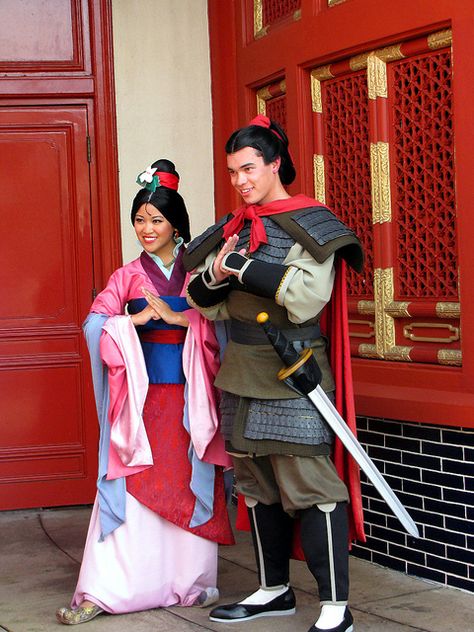 Mulan and Shang by disneylori, via Flickr Mulan And Shang, Theater Makeup, Li Shang, Cute Couple Halloween Costumes, Disney Face Characters, Silver Linings, Disney Princes, Disney Cosplay, Face Characters