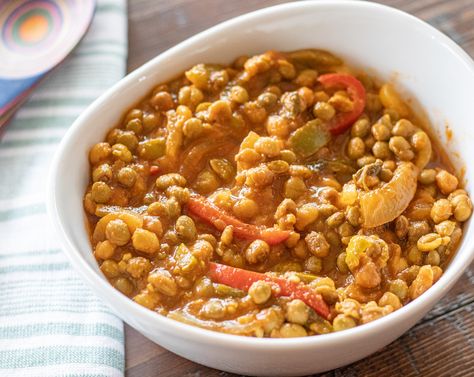 Stew Pigeon Peas Recipe, Pigeon Pea Soup, Gandules Guisados, Pigeon Peas Recipe, Dominican Recipes, Stew Peas, Rice Meat, Spanish Foods, Peas Recipe