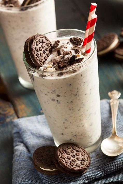 Cómo hacer merengada de Oreo Vanilla Milkshake Recipe, Milkshake Recipe Easy, Oreo Shake, Oreo Milkshake, Milkshake Recipe, Vanilla Milkshake, Oreo Recipes, Chocolate Shake, Chocolate Milkshake