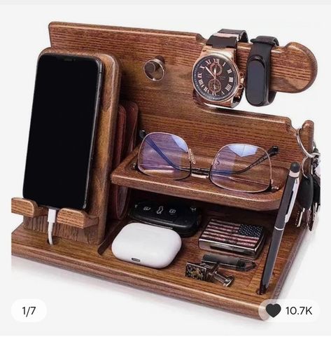 Armoire Entree, Wood Storage Rack, Phone Docking Station, Bedside Organizer, Phone Dock, Nightstand Organization, Ideas Decoracion, Wooden Organizer, Ring Storage