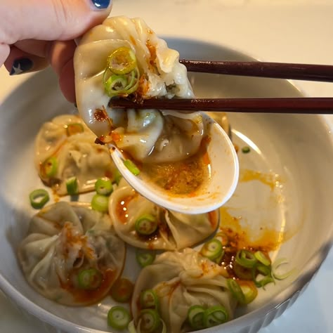 Easy homemade soup dumplings (Xiao Long Bao) - Foodieholly Teriyaki Chicken Ramen, Homemade Soup Dumplings, Garlic Parmesan Steak, Pork Soup Dumplings, Parmesan Steak, Honey Halloumi, Creamy Honey Mustard Chicken, Avocado Tacos, Easy Homemade Soups