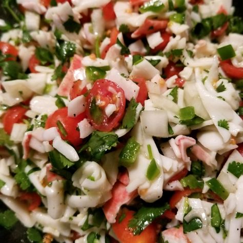 Crab Ceviche Mexican Easter, Crab Ceviche, Beach Foods, Protein Lunches, Crab Salad Recipe, Keto Salad, Satisfying Salads, Ceviche Recipe, Scallop Recipes