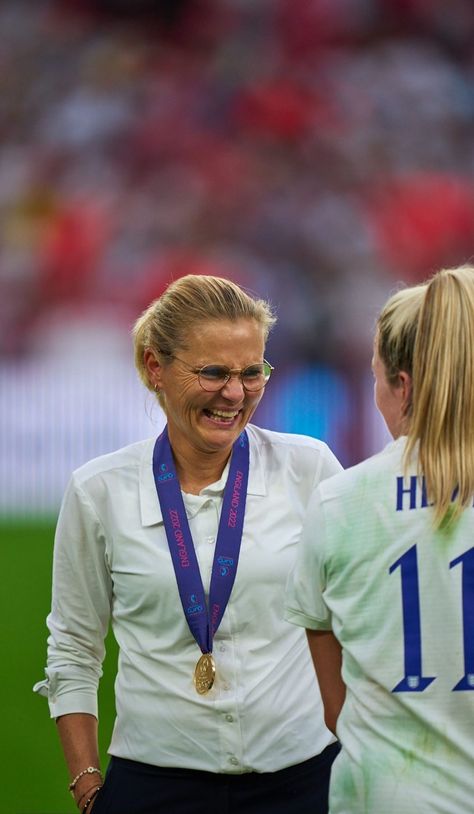 Sarina Wiegman, Lauren Hemp, England Lionesses, England Ladies Football, England Women, Ian Wright, Soccer Teams, Football Pictures, Womens Football