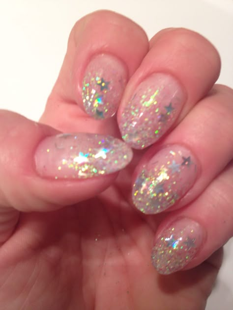 Glitter and stars Star Glitter Nails, Glitter Star Nails, Clear Glitter Nails, Txt Concert, Nail Aesthetic, Holo Nails, Ideas Para Uñas, Hippie Nails, Ombre Nails Glitter