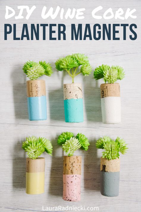 Easter Cork Crafts, Diy Hot Glue Crafts, Wine Cork Planter, Whiskey Painting, Homemade Magnets, Spray Paint Crafts, Cork Magnet, Cork Planters, Basics Of Photography