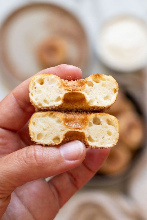 Greek Yogurt Donuts Greek Yogurt Donut Holes, Yogurt Donut Holes, Donut Maker, Donut Recipe, Just Bake, Baked Donuts, Mini Donuts, Plain Greek Yogurt, Donut Recipes