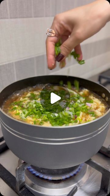 Sidra Thul Muntaha on Instagram: "Thanks for the 6 million plus views on my previous recipe of soup 🤤 Here is one another soup recipe for you all, its 19-B soup. Save it for winters and share with your friends 

#soup #winter #goodfood #recipe #quickrecipes #spicy #healthyfood" Soup Winter, Chicken Veggie Soup, Hawaiian Dishes, Spicy Soup, Simple Menu, Veggie Soup, Chinese Soup, Island Food, Interesting Food