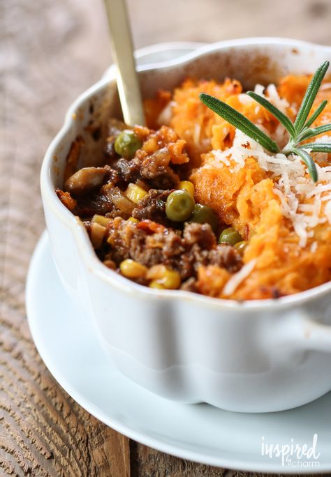 Sweet Potato Shepards Pie, Friendsgiving Food Ideas, Shepard's Pie, Friendsgiving Food, Shepards Pie, Fall Cooking, Paleo Lunch, Shepherds Pie, Idee Pasto Sano