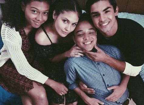 On My Block On My Block Olivia, On My Block Aesthetics, On My Block Aesthetic, On My Block Pfp, Olivia From On My Block, On My Block Poster, Spooky From On My Block Wallpaper, On My Block Funny, Ruby On My Block