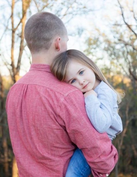 Father Daughter Poses, Father Daughter Pictures, Father Daughter Photos, Broken Arrow Oklahoma, Daughter Photo Ideas, Father Daughter Photography, Family Picture Poses, Fall Family Pictures, Father And Daughter