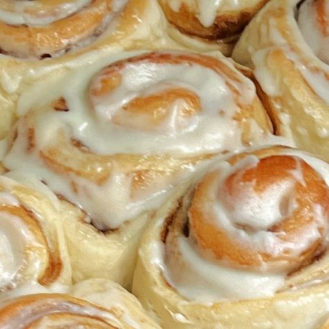 Cinnamon Roll Frosting Hillbilly Chili, Chili With Cinnamon, Orange Cinnamon Rolls, Chili Spaghetti, Cinnamon Roll Frosting, Easy Homemade Chili, Crescent Breakfast, Rhodes Rolls, Cinnamon Roll Icing