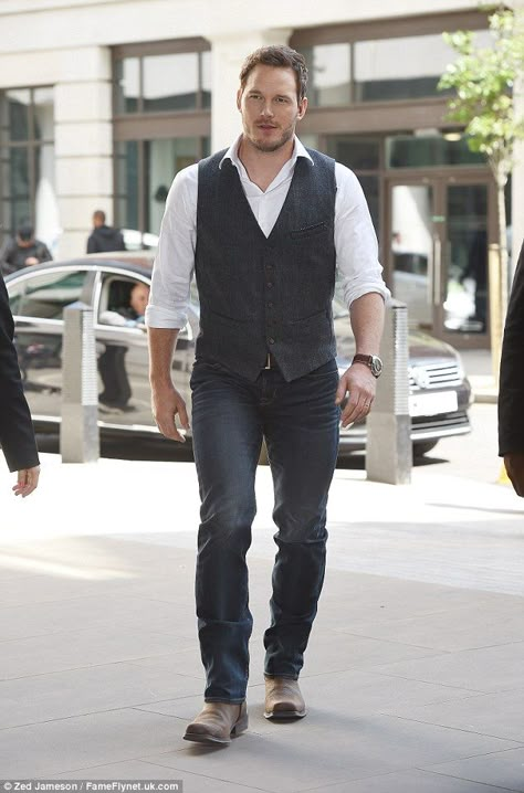 Chris Pratt charms on Jurassic World promo tour in London Vest Outfits Men, Waistcoat Outfit, Men Waistcoat, Mens Vest Fashion, Tweed Vest, Mens Waistcoat, Waistcoat Men, Men Formal, Chris Pratt