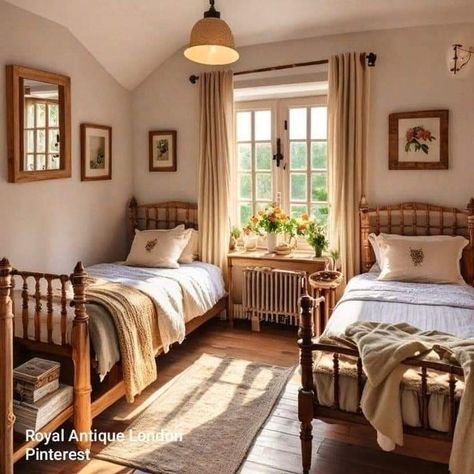 Home Bedroom Design, Casa Country, Decor Curtains, Living Room Living Room, Twin Beds, Casa Vintage, Cottage Bedroom, Cottage Home, Dream House Interior