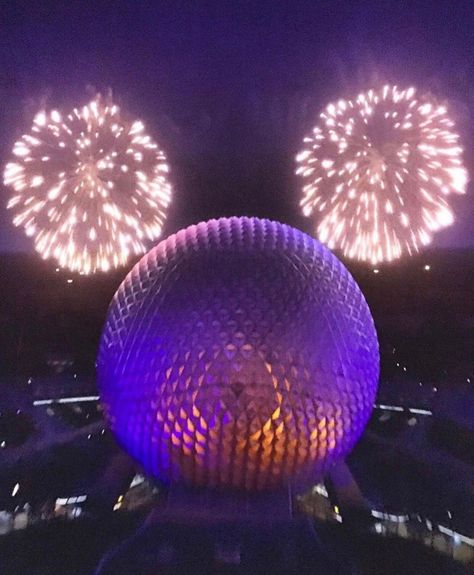 Disney Food Blog on Instagram: “Come ride Soarin’ with us! Swipe to watch the full show ✈️!” Ideas For Wallpaper, Firework Show, Disney Parque, Disney Cute, Disney Wallpapers, Disney World Pictures, Disney World Epcot, Wallpaper Disney, Disney Orlando