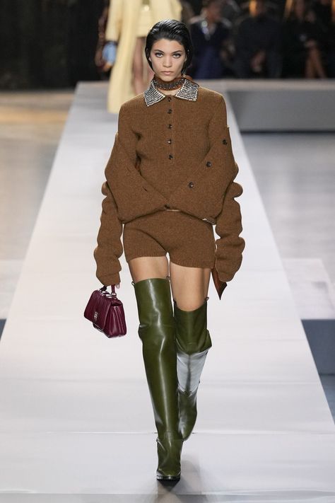 Gucci Fall 2024 Ready-to-Wear Collection | Vogue Gucci Runway, Fashion Trend Forecast, 2025 Fashion, Solange Knowles, Fall 24, Milano Fashion Week, Fall Winter 2024, Runway Trends, Coat Design