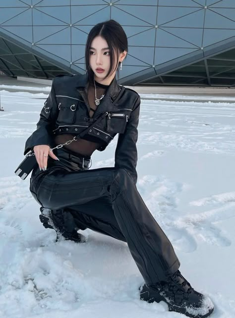 Edgy Pose, Dark Concert Outfit, Industrial Outfit, Kpop Fashion Outfits, 인물 사진, Performance Outfit, Kpop Fashion, Edgy Outfits, Stage Outfits