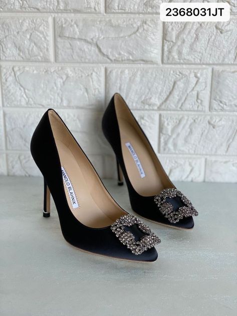 Black Formal Heels Classy, Manolo Blahnik Black Heels, Malano Blahnik, Black Manolo Blahnik Heels, Manolo Blahnik Hangisi Black, Manolo Heels, High Heels Black, Manolo Blahnik Black, Manolo Blahnik Hangisi