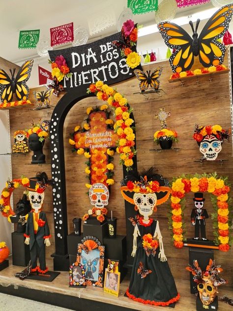 Ofrenda Arch Diy, School Ofrenda, Dia De Los Muertos Trunk Or Treat Ideas, Day Of The Dead Bulletin Board, Day Of The Dead Altar Ideas, Dia De Los Muertos Trunk Or Treat, Coco Decorations Halloween, Ofrendas Ideas, Day Of The Dead Decor