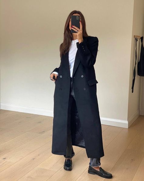 31 Chic Finds From Nordstrom, H&M, and Shopbop to Shop Now | Who What Wear Long Black Coat Outfit, Duster Outfit, Black Coat Outfit, Long Coat Outfit, Long Outfit, Long Black Coat, Coat Outfit, Office Outfit, Next Clothes