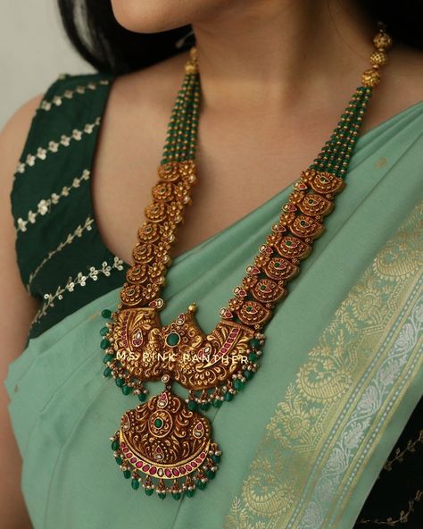 Green Beads Gold Jewellery, Temple Jewellery Haram Designs, Temple Design Necklace Gold, Chandra Haram Designs Gold Latest, Temple Jewelry Necklace Jewellery Designs, Nakashi Jewellery Indian Jewelry, Latest Long Chain Designs In Gold, Long Chains Indian Gold Latest, 60 Grams Gold Haram Designs