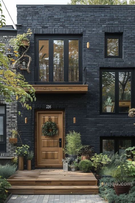 Black Brick House Exterior, Black Brick House, Black Homes, Painted Brick Exteriors, Photography House, Painted Brick House, Black Houses, Architecture Nature, Dark House