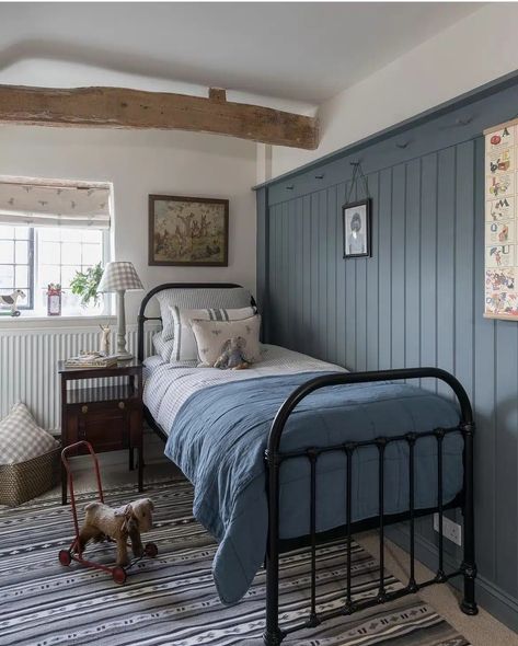 Rustic English Cottage, Country Cottage Living, Children's Bedroom Ideas, Children's Bedrooms, Traditional Bed, Single Bedroom, Cottage Bedroom, Tiny Bedroom, Big Boy Room