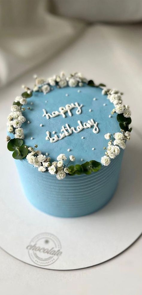 Cake Trends 2024 Birthday, Blue Colour Cake Designs, Blue Colour Cake, Cake Minimalist, Aesthetic Birthday Cake, Cake 2023, Birthday Cake Aesthetic, Minimalist Cake, Small Birthday Cakes