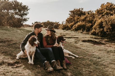 Jacob Dylan, Couple Photoshoot With Dog, Ashdown Forest, Photoshoot With Dog, Dog Family Pictures, Family Dog Photos, Family Pet Photography, Emma Hill, Photos With Dog