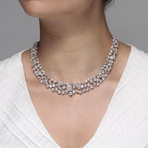 Graff Necklace, Small Diamond Necklace, Delicate Diamond Necklace, Real Diamond Necklace, Bridal Necklace Designs, Bridal Jewelery, Bvlgari Jewelry, Classy Earrings, Diamond Choker Necklace