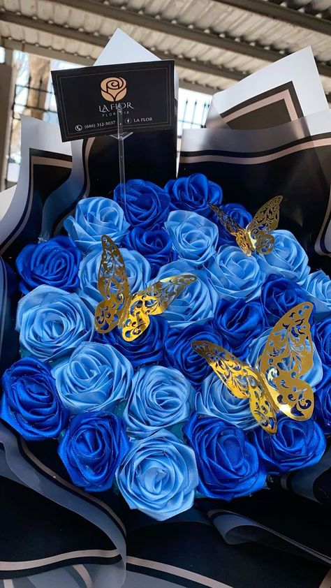 Forever Lasting Bouquet, Blue Eternal Rose Bouquet, Blue Gift Box Ideas, Ribbon Flowers Bouquet Ideas, Eternal Ramos, Stitch Flower Bouquet, Flower Bouquet Ribbon, Blue Roses Bouquet, Eternal Flower Bouquet