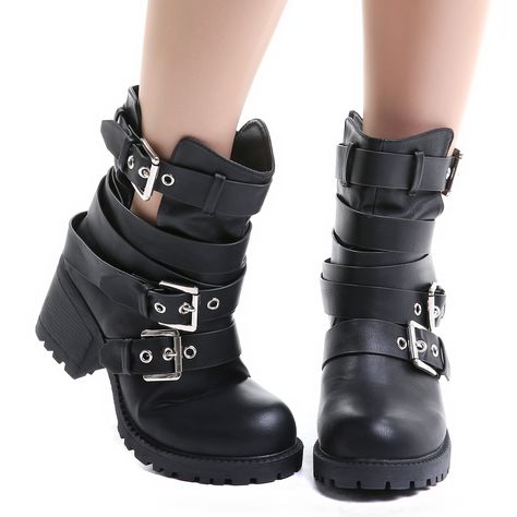 Botines Góticos con Tres Hebillas | Crazyinlove España Gothic Shoes, Corsets, Gothic Fashion, Biker Boot, Cute Shoes, Boho Chic, Converse, Boots, Heels