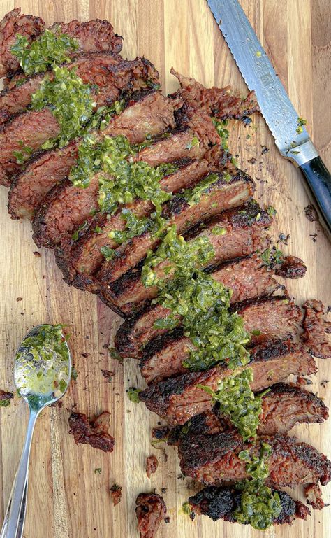 Steak Chimichurri, Flank Steak Chimichurri, Resep Vegan, Vegan Meat Recipe, Seitan Recipes, Vegan Steak, Marinated Flank Steak, Vegan Worcestershire Sauce, Grilled Flank Steak