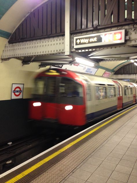 Uk Train Aesthetic, London Train Aesthetic, Passenger Aesthetic, London Bus Aesthetic, London Underground Aesthetic, London Train Station, London Downtown, London Train, London Underground Train