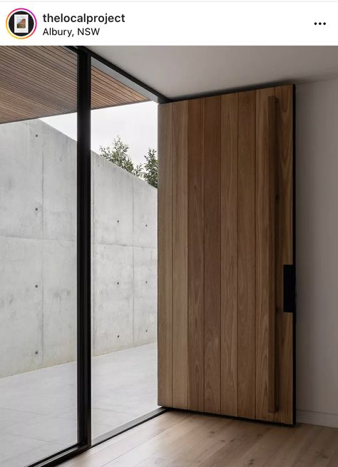 Glass Entry Door, Glass Entrance, Timber Front Door, Wooden Door Entrance, Sydney House, Modern Entrance Door, Modern Entry Door, Classroom Doors, Pivot Door