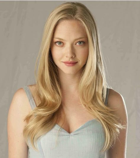 Amanda Seyfried Red Hair, Amanda Seyfried 2000s, Amanda Seyfried Mean Girl, Vicki Vale, Amanda Seyfried Hair, Amanda Schull, Letters To Juliet, Dream Jobs, Mila Kunis