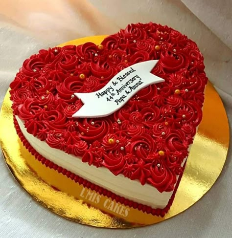 Anniversary Heart Cake Designs, Heart Shape Anniversary Cake Designs, Heart Shaped Anniversary Cakes, Heart Shape Cake Designs For Anniversary, Love Cake Design Heart, Anniversary Cakes For Parents, Anniversary Cake Designs For Parents, Heart Shape Cake Designs For Birthday, Anniversary Cake Heart Shape