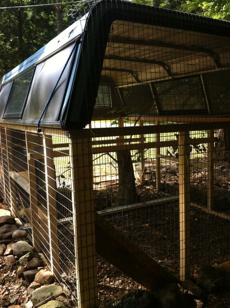 Inside coop of truck cap. Truck Bed Chicken Coop, Chicken Shed, Truck Toppers, Camper Shells, Goat Barn, Diy Chicken Coop Plans, Truck Bed Camper, Coop Plans, Coop Design