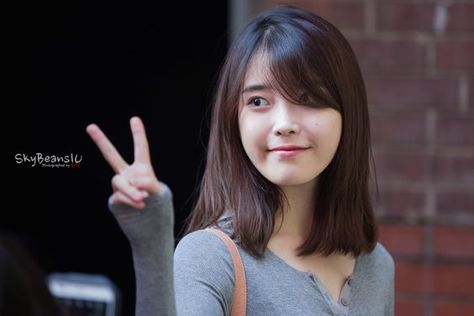 IU Partial Bangs, Korean Bangs, Lee Ji Eun, Iu Hair, Lob Hairstyle, Haircut Inspiration, Favorite Hairstyles, Asian Hair, Hair Short