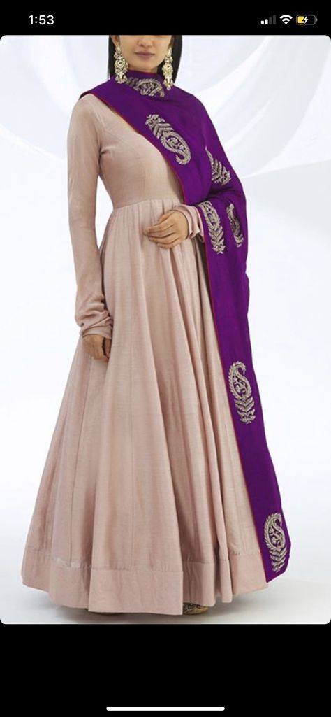 Mrunalini Rao Lehenga, Plain Anarkali, Churidar Sleeves, Mrunalini Rao, Chanderi Anarkali, Anarkali With Dupatta, Paisley Motif, Princess Line, Purple Paisley