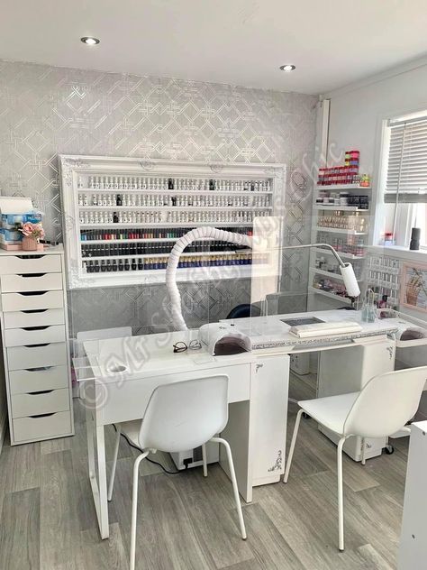 Nail Room Ideas Home, Nail Room Ideas, Tech Room, Nail Salon Interior Design, Beauty Room Salon, Nail Salon Interior, Home Beauty Salon, Esthetician Room Decor, Esthetics Room